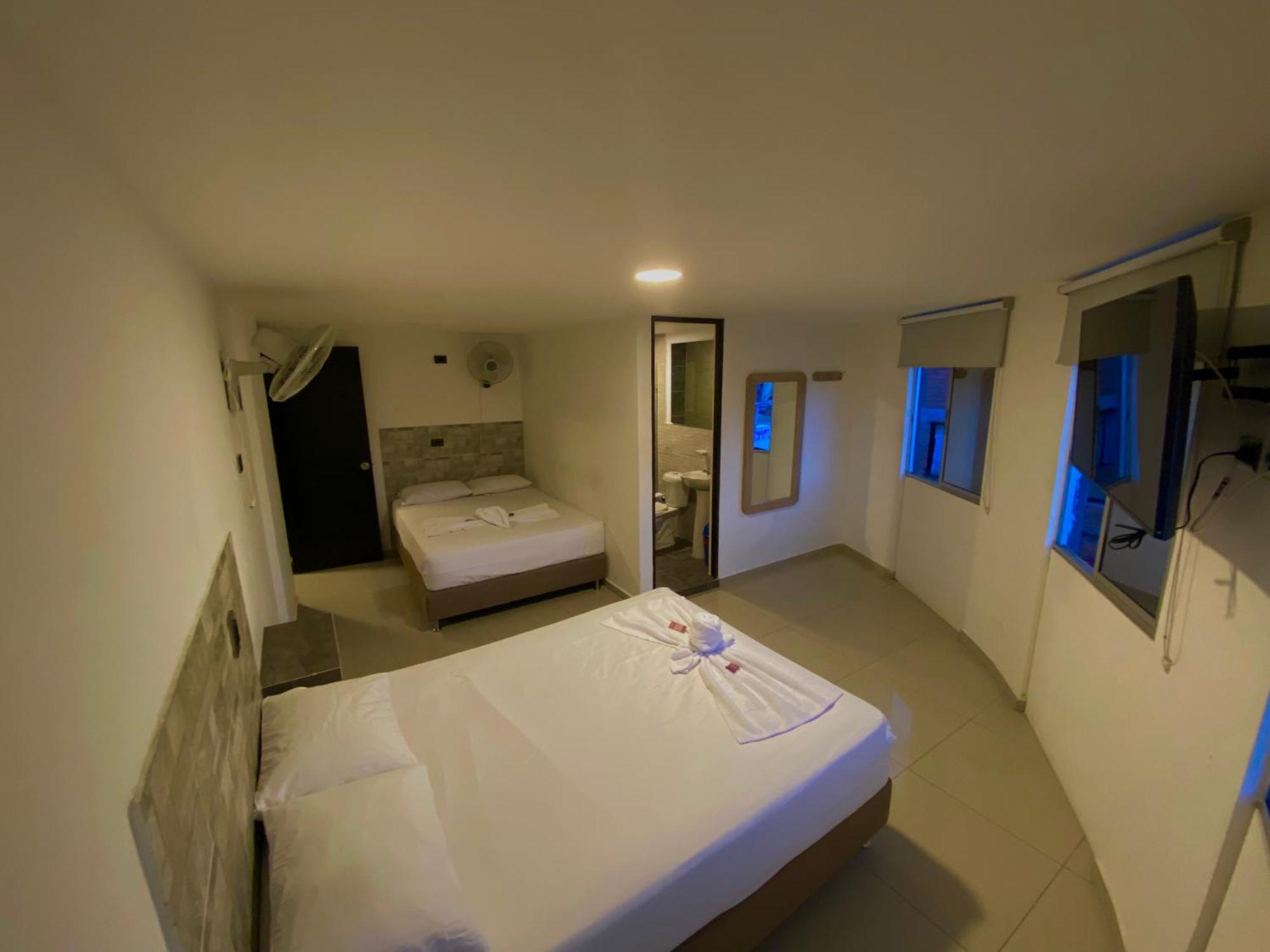 Hotel Buenos Aires Central Меделин Екстериор снимка