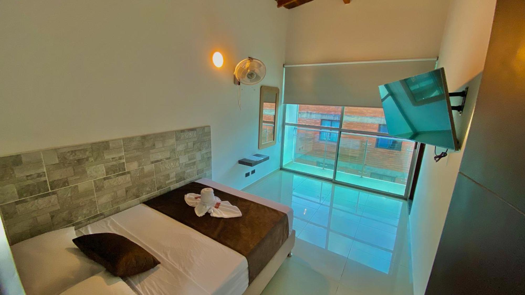 Hotel Buenos Aires Central Меделин Екстериор снимка