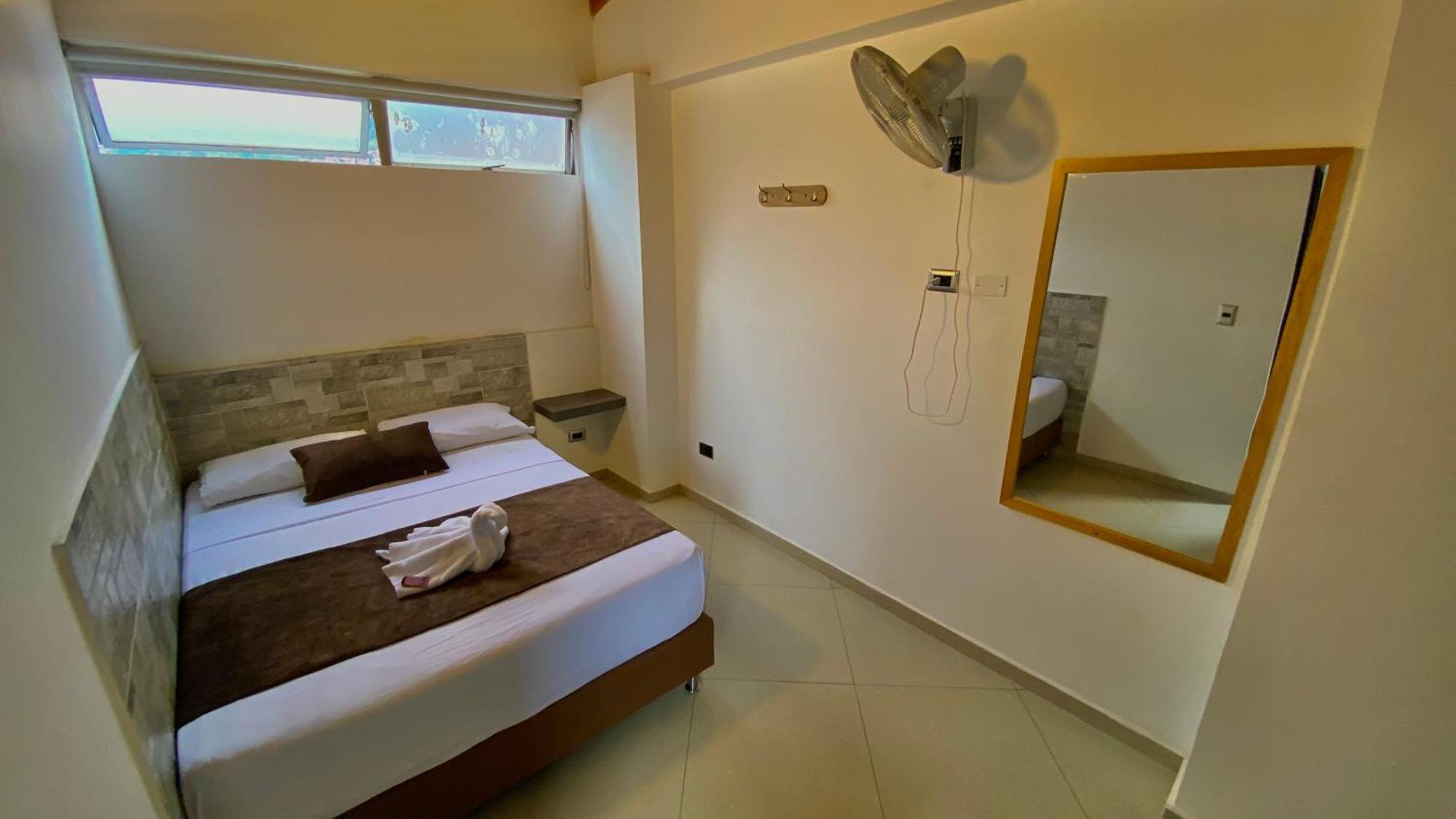 Hotel Buenos Aires Central Меделин Екстериор снимка