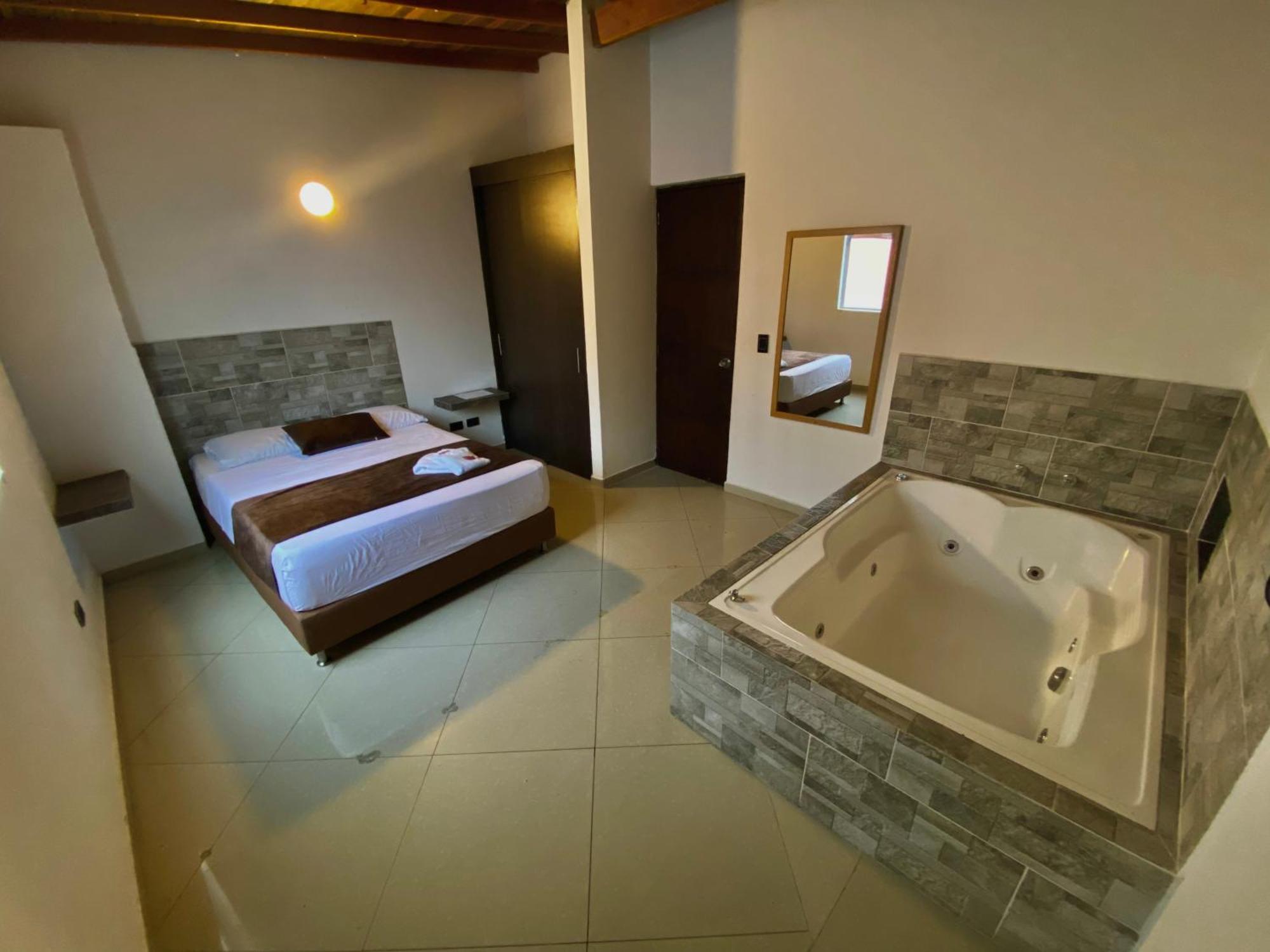 Hotel Buenos Aires Central Меделин Екстериор снимка